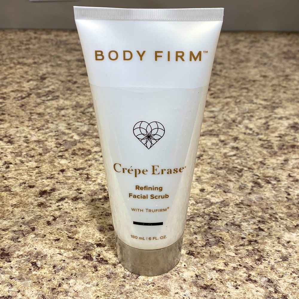 Crépe erase facial scrub